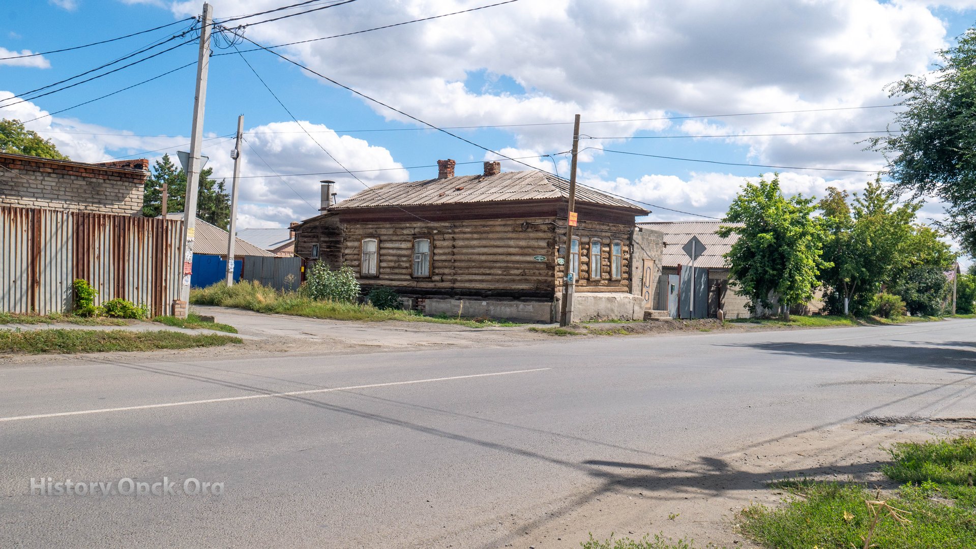 Памятное место, связанное с именем Мусы Джалиля (ул. Карла Маркса, 19) -  Историческая страница Орска