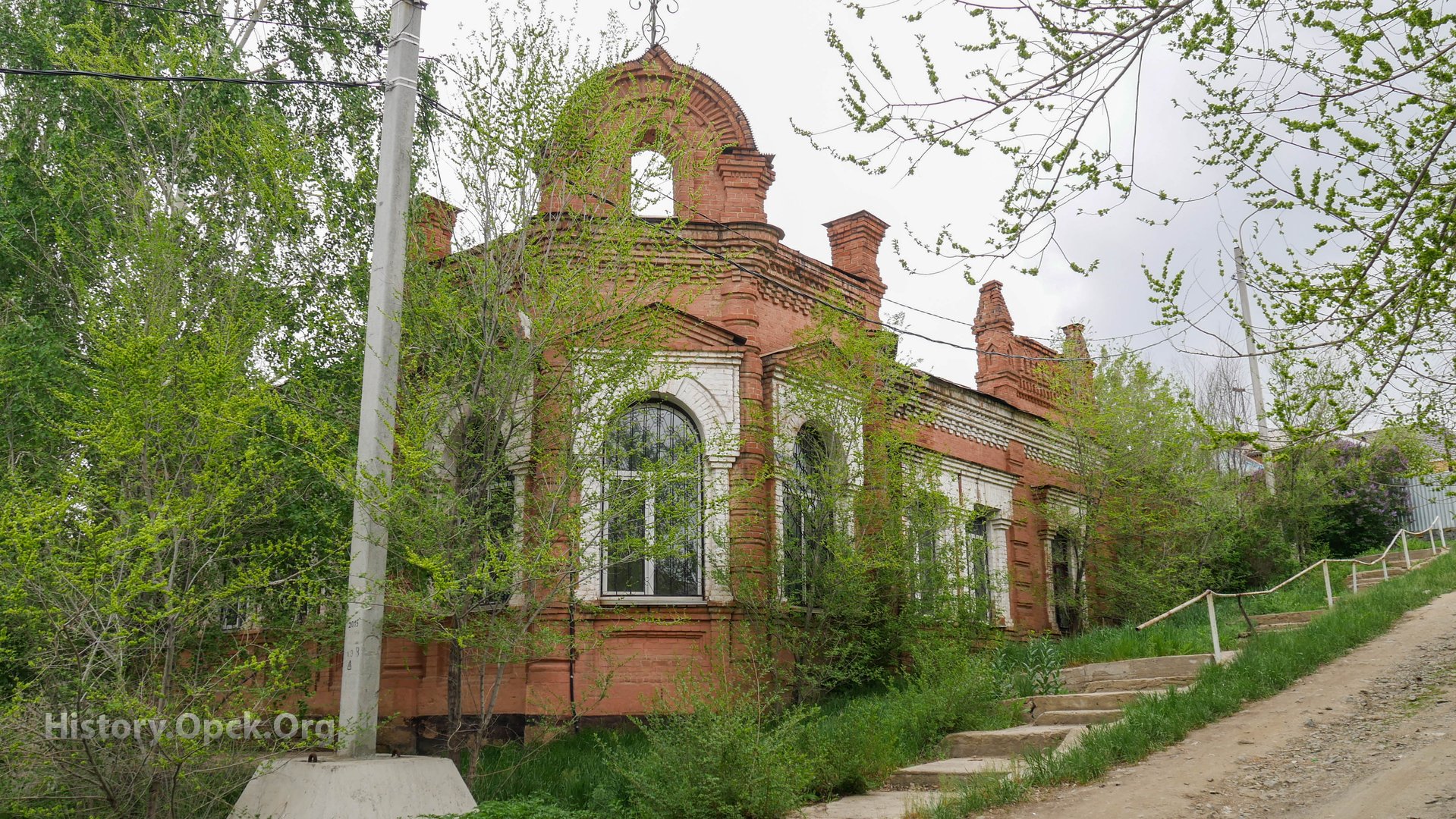 Городская усадьба-дом купца 2-ой гильдии Ф.Г. Аксёнова (ул. Степана Разина,  102/ул. Фридриха Энгельса, 57) - Историческая страница Орска