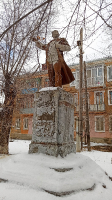 Памятник В.И. Ленину в 1-ом Домбаровском переулке. Январь 2022 года