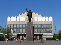 Памятник В.И. Ленину на Комсомольской площади