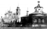Новая и старая церкви Покровского женского монастыря. 1916 г.