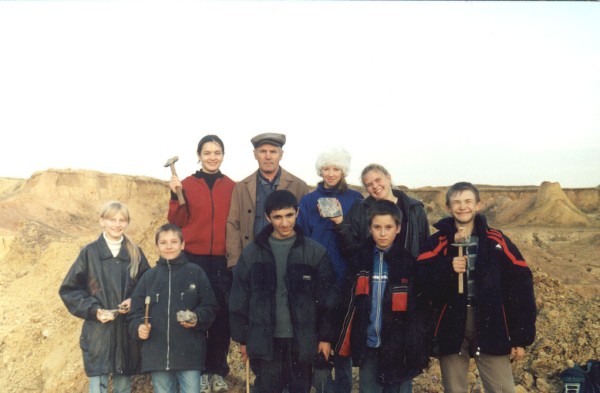 Рис. 1. Геологическая экскурсия на гору Полковник, 2002 г.
