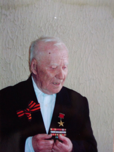 Коренюк Алексей Евсеевич (1924-2017)